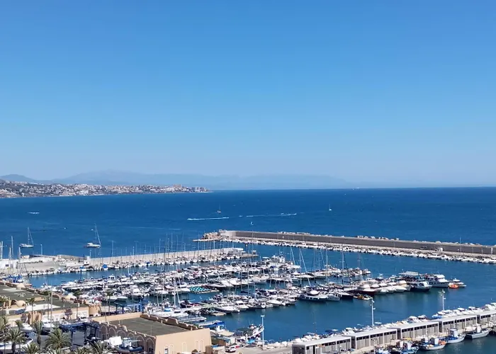 Perla 6 Playa * 푸엔히롤라